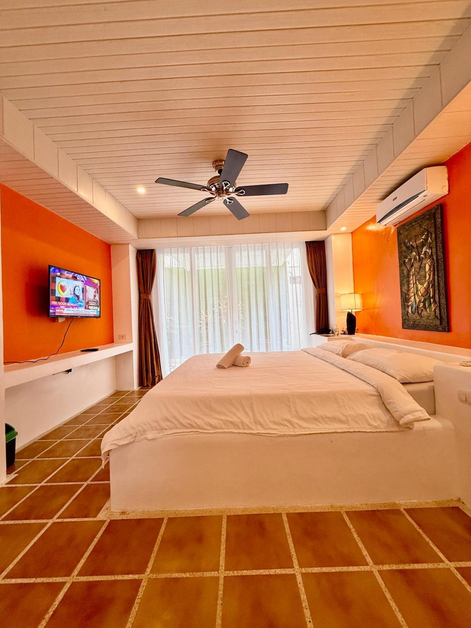 Calypso Beach And Dive Resort Manoc-Manoc ภายนอก รูปภาพ